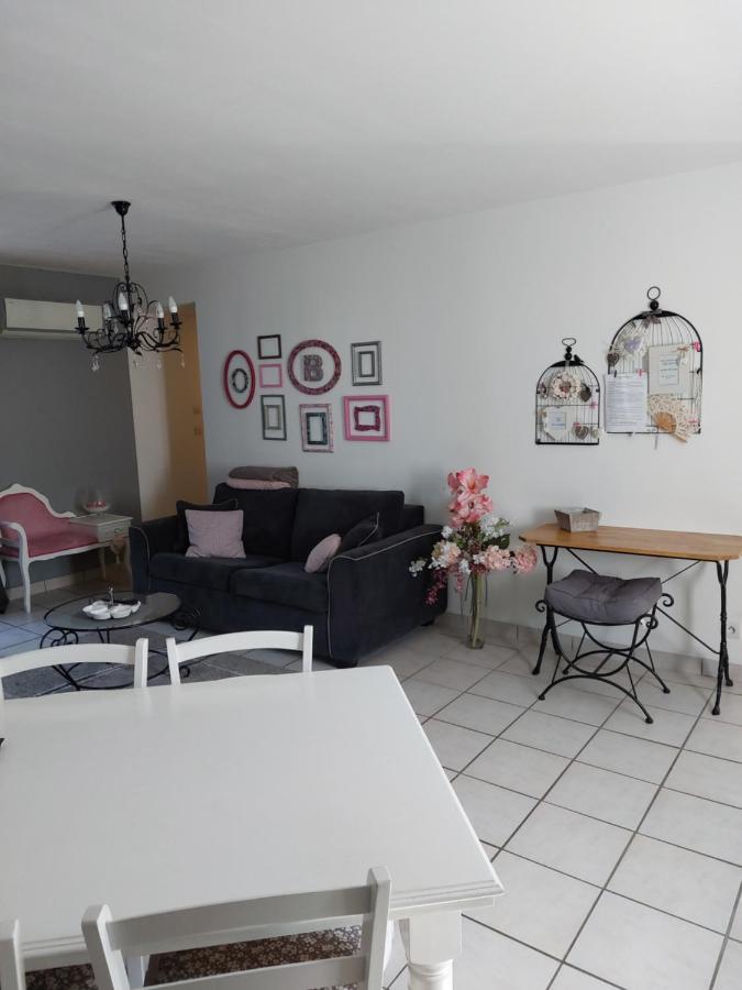 Les Dauphins Apartment Saint-Romain-de-Jalionas Exterior photo