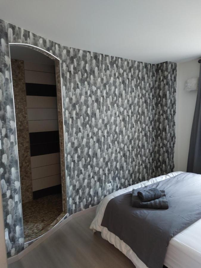 Les Dauphins Apartment Saint-Romain-de-Jalionas Exterior photo