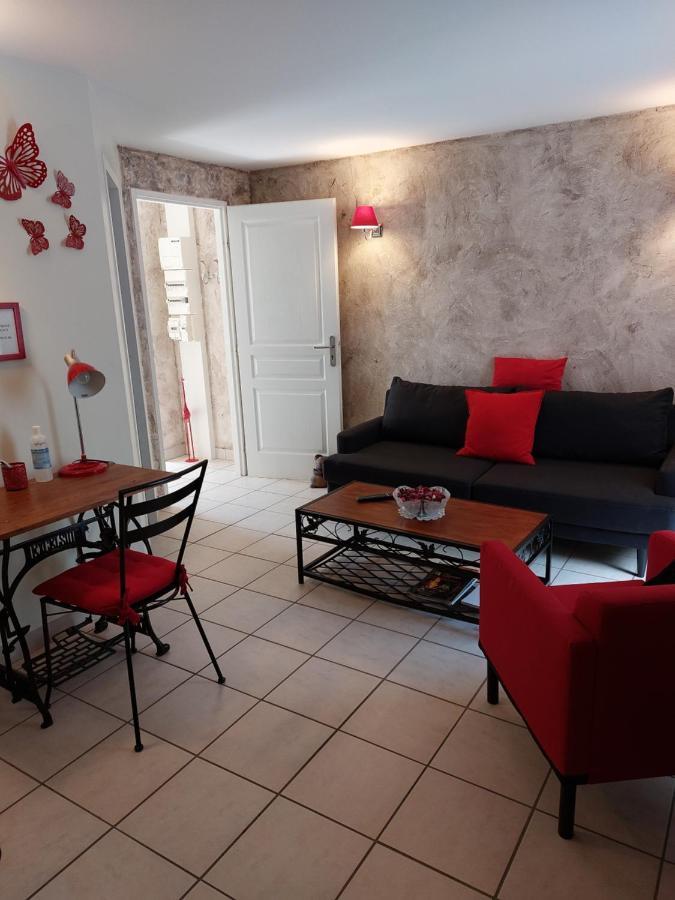 Les Dauphins Apartment Saint-Romain-de-Jalionas Exterior photo